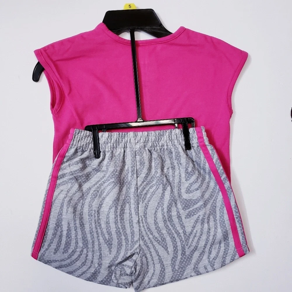 💥SALE💥 Adidas girls magenta top and short set